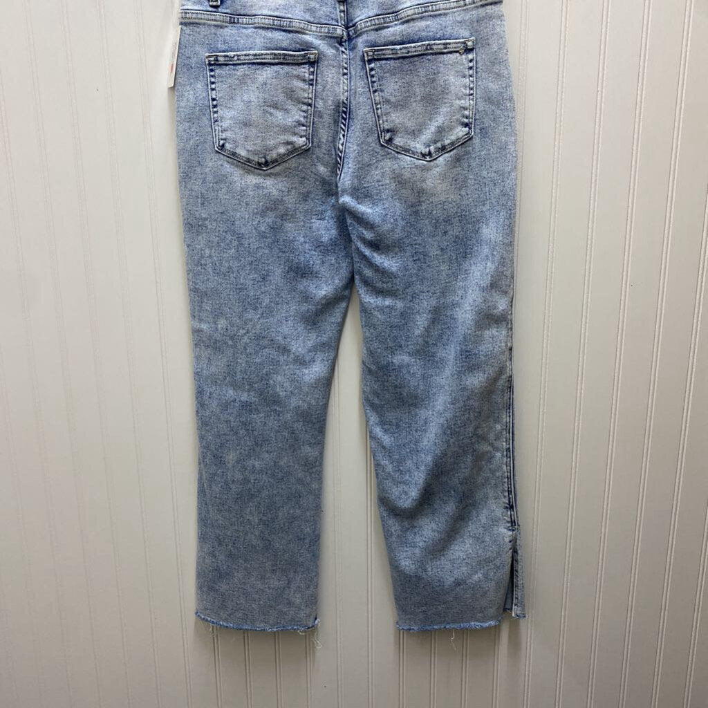 DISTRESSED STRAIGHT LEGGED