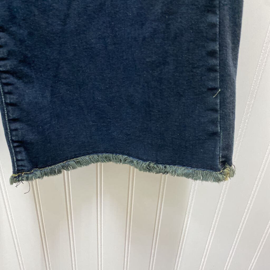 WIDE LEGGED JEANS