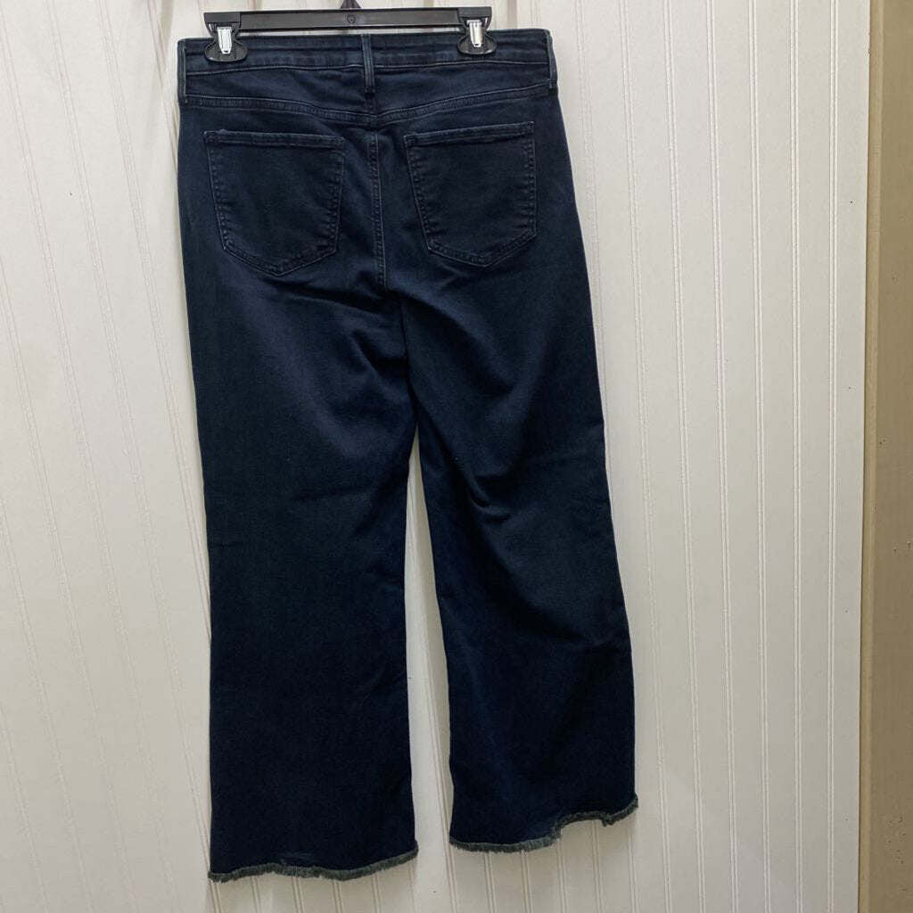 WIDE LEGGED JEANS
