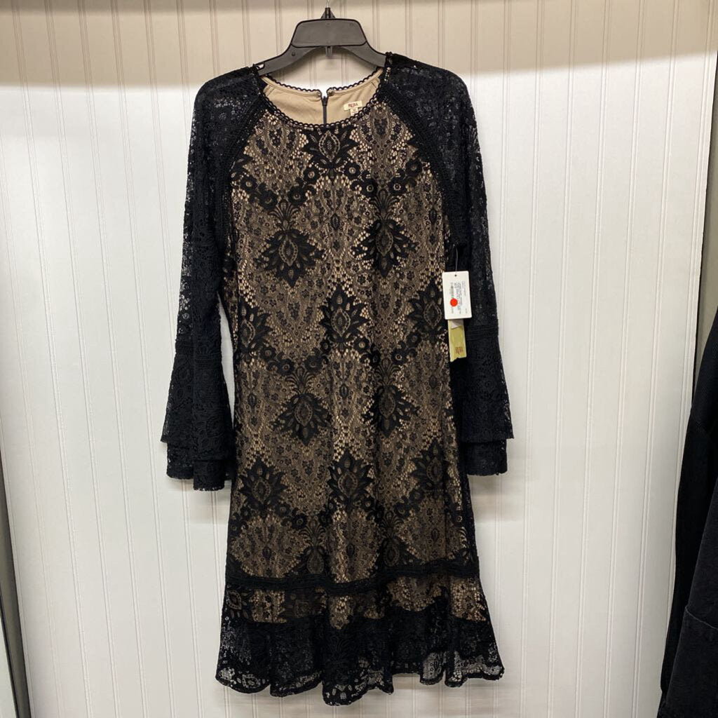 LONG SLEEVED LACE DRESS