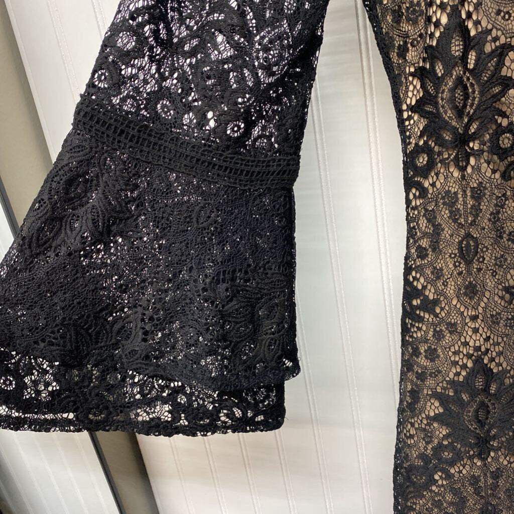 LONG SLEEVED LACE DRESS