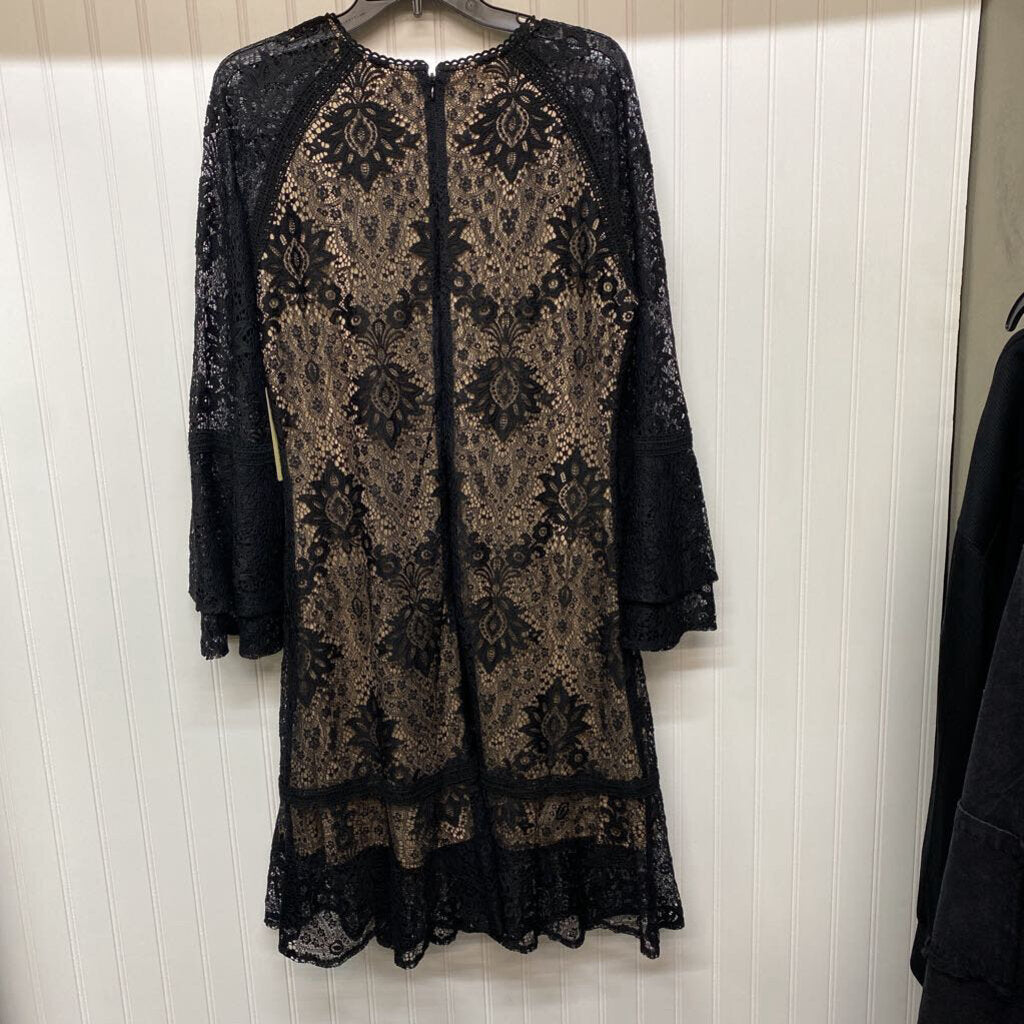 LONG SLEEVED LACE DRESS