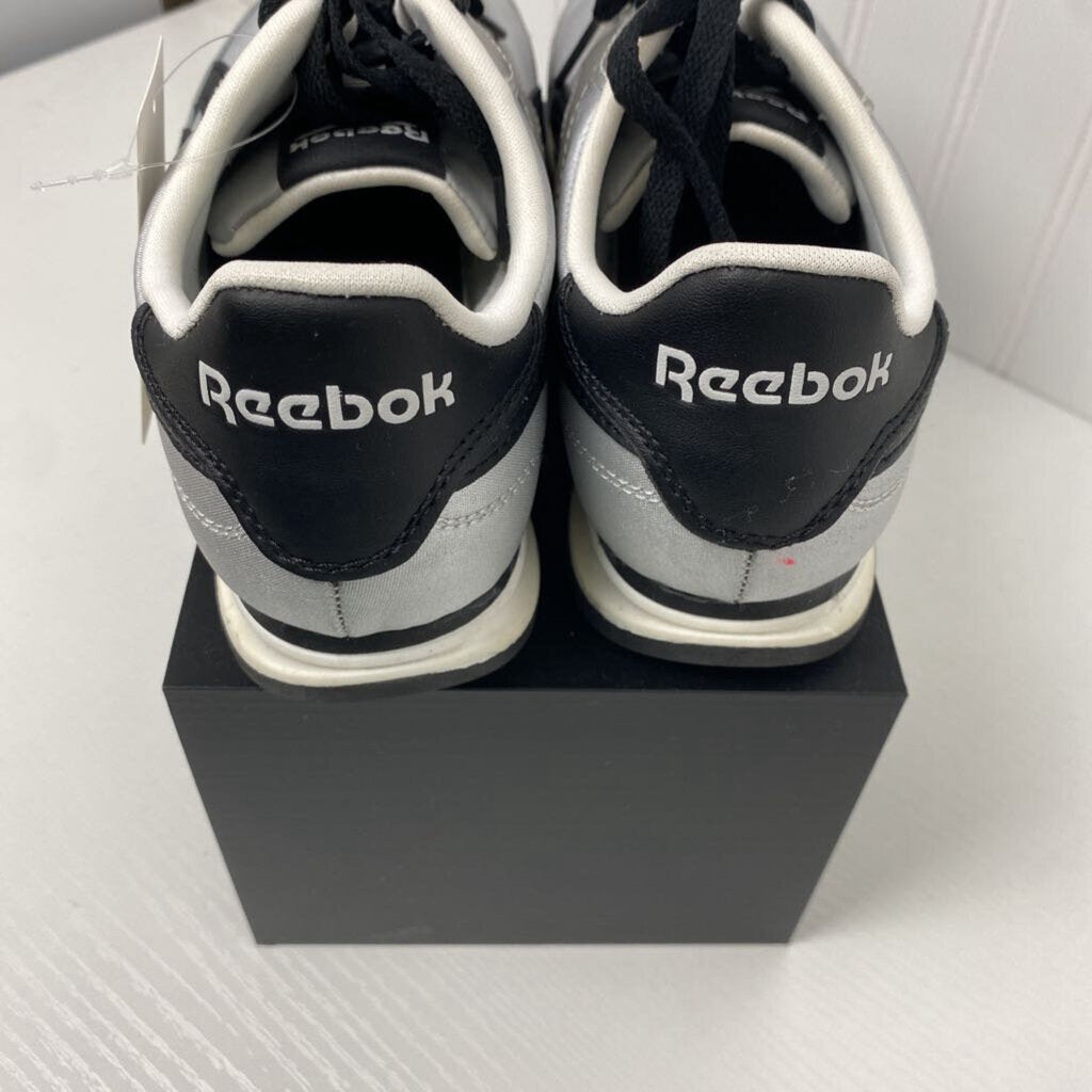 SILVER TENNIS SHOES