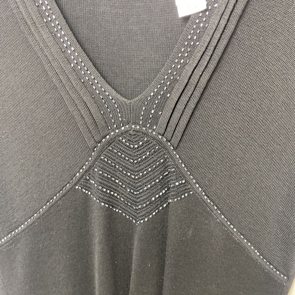 SHORT SLEEVE EMBELLISHED TOP