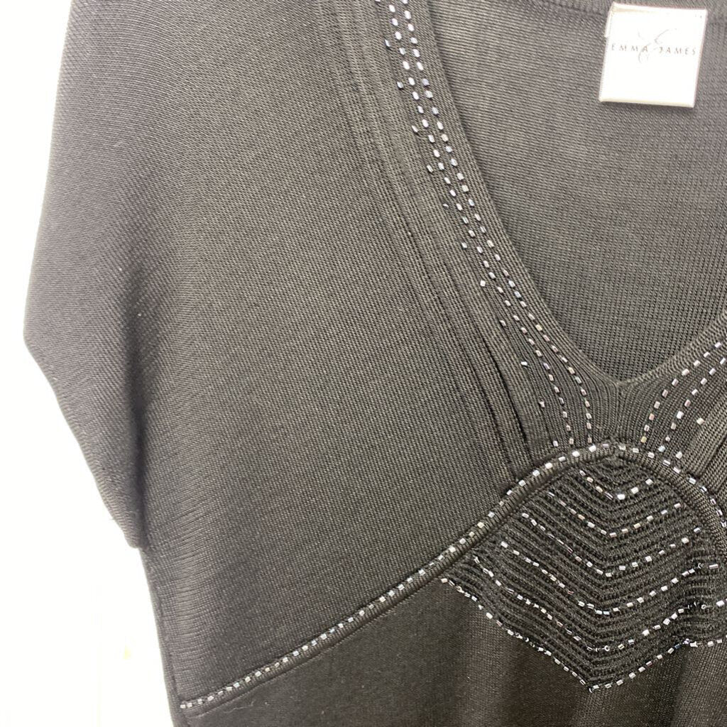 SHORT SLEEVE EMBELLISHED TOP
