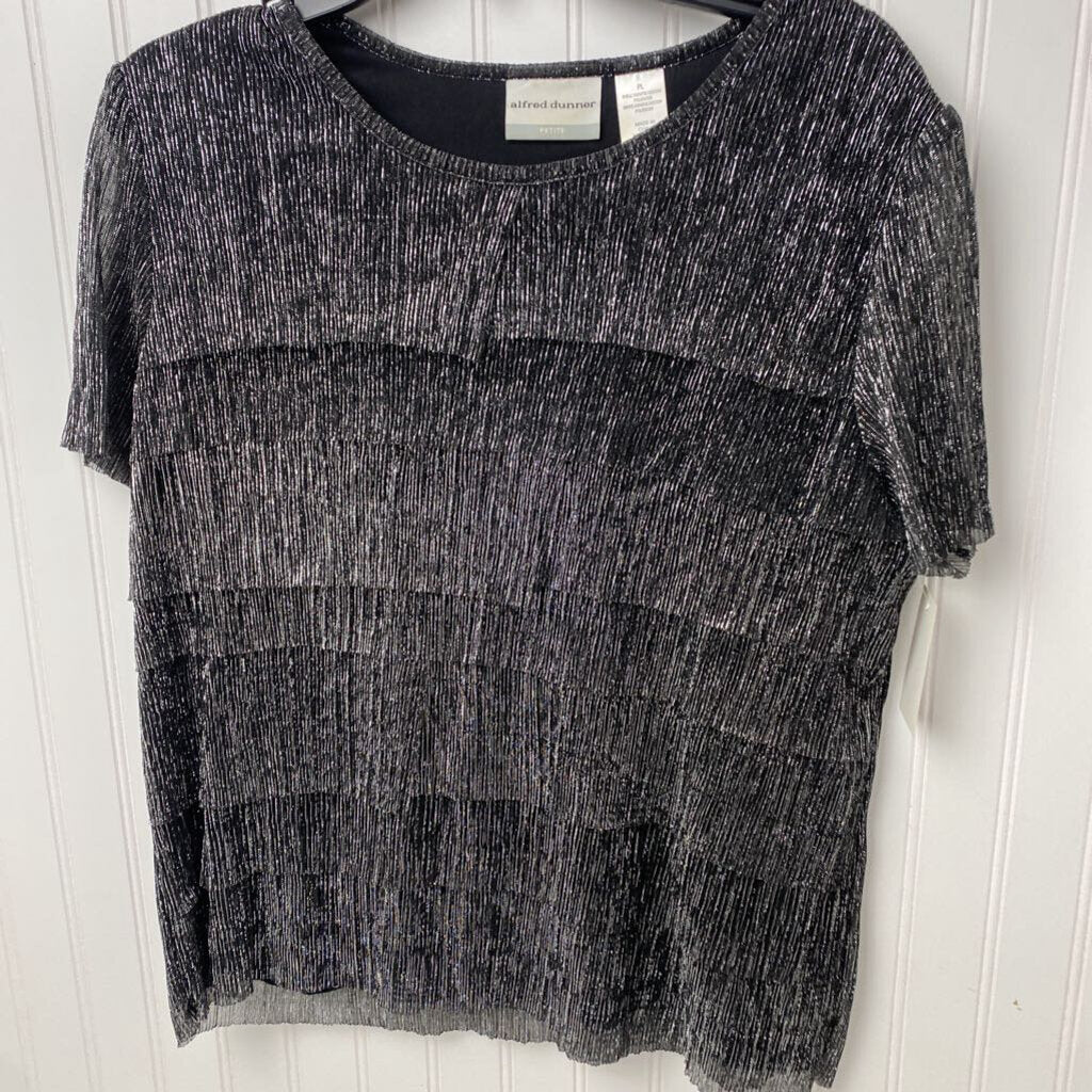 SHORT SLEEVE KNIT TOP