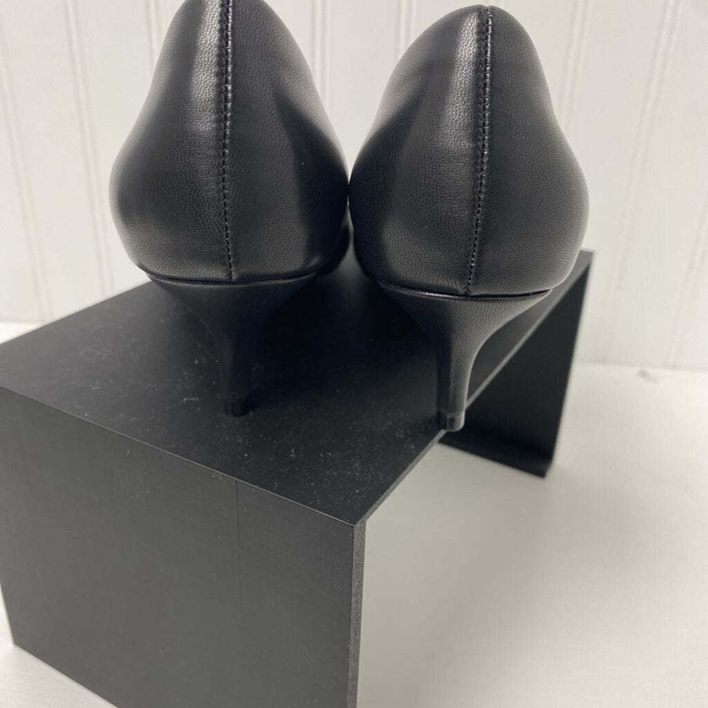 BLACK KITTEN HEELS