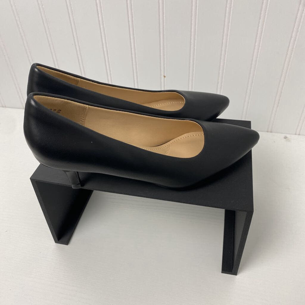 BLACK KITTEN HEELS