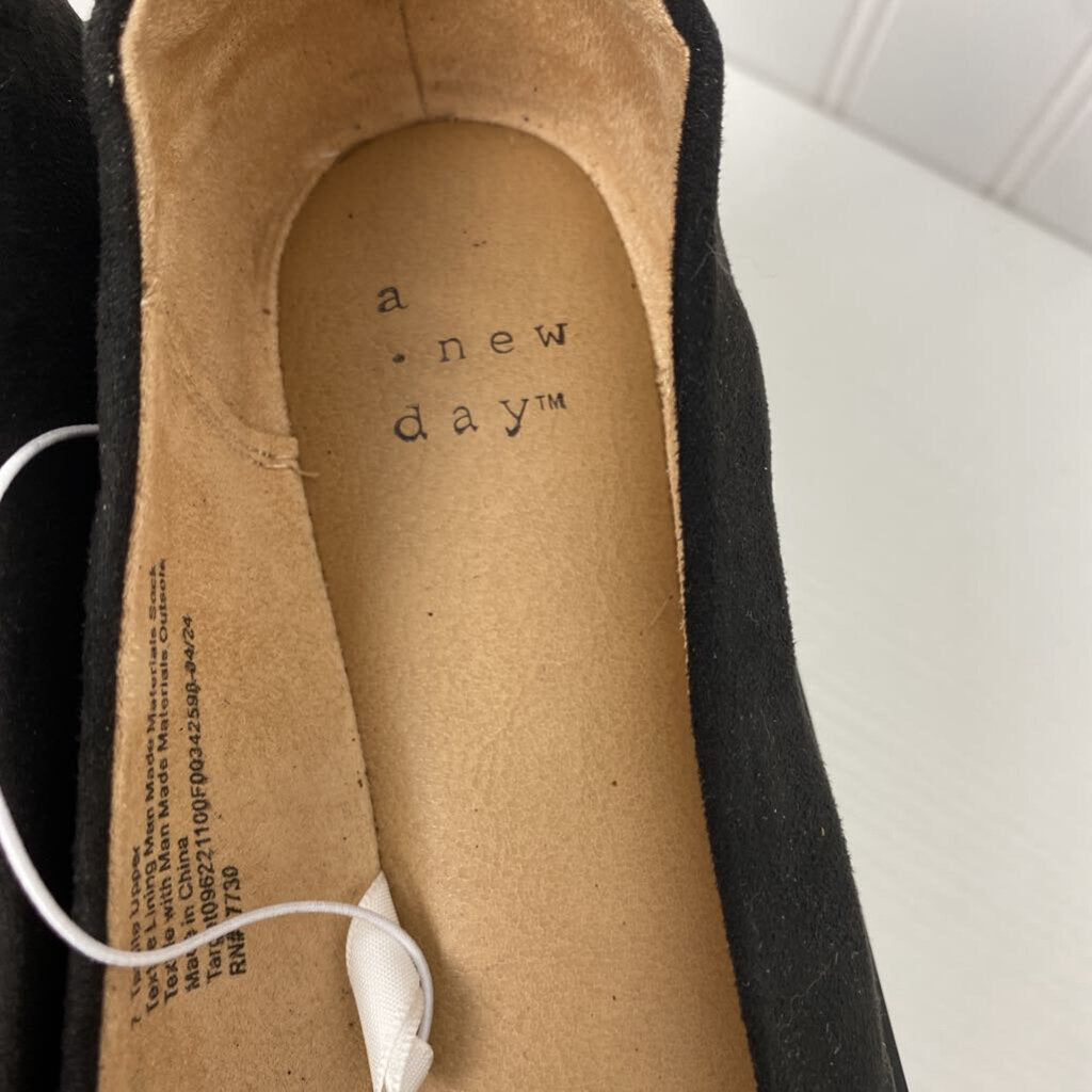 FAUX SUEDE FLATS