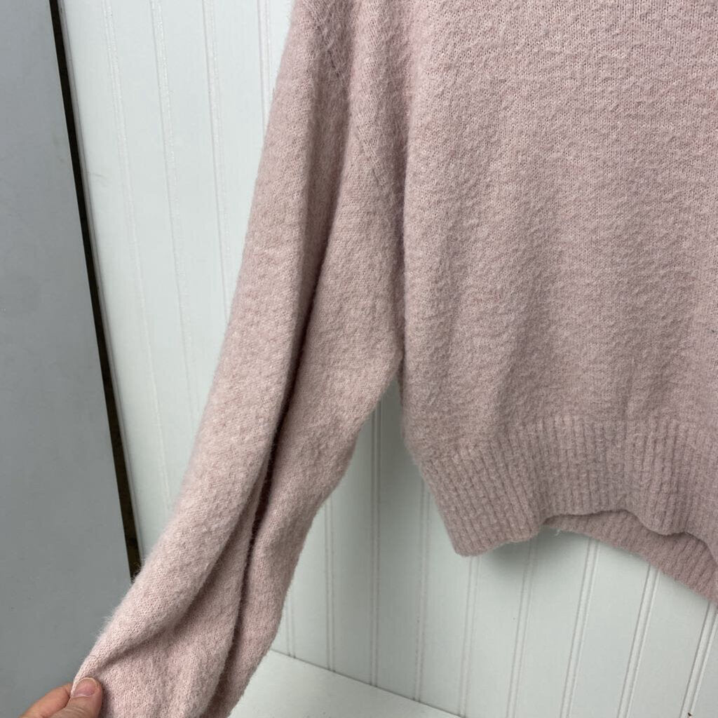 *BASIC SOLID LIGHT PINK SWEATER