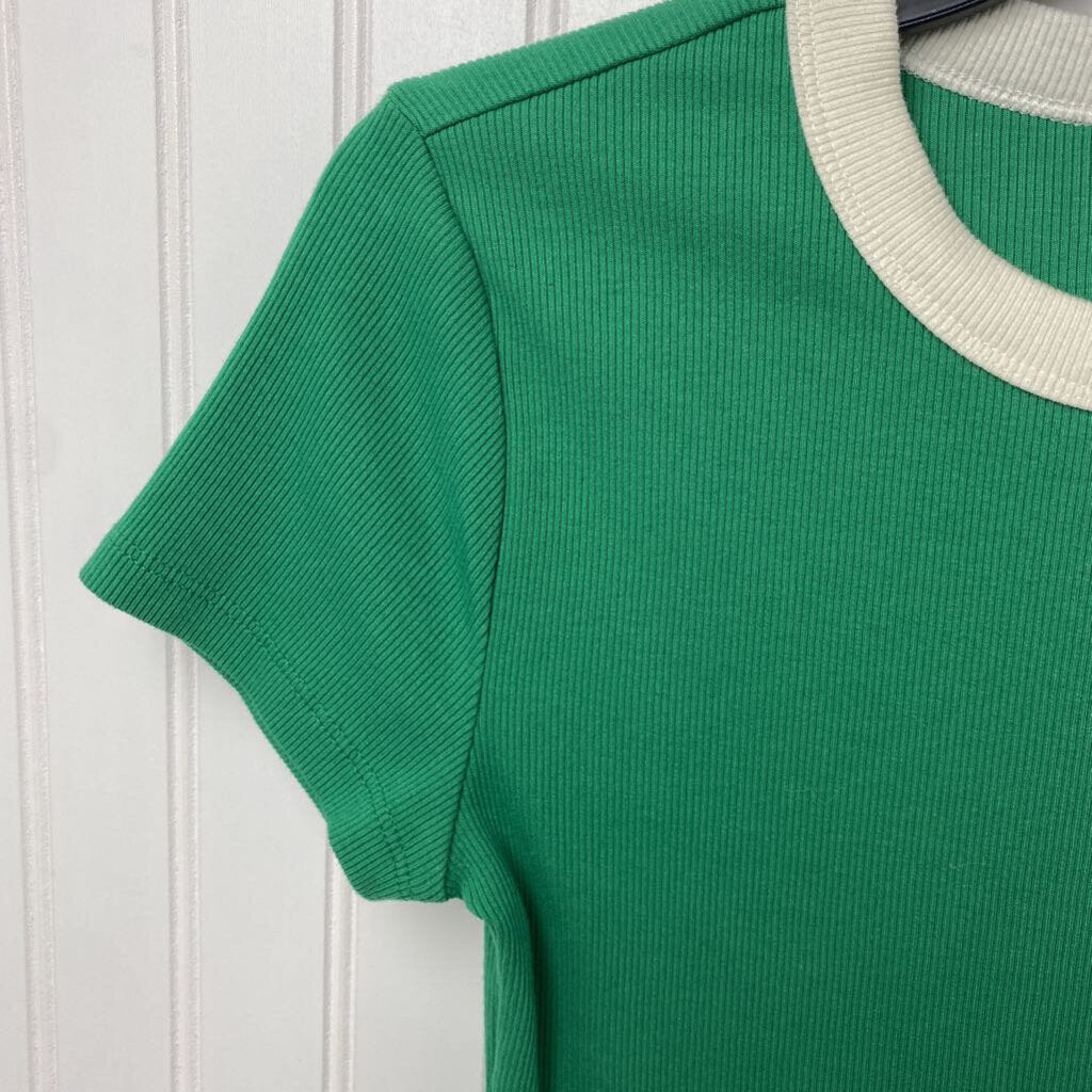 *S/S SNUG FIT SOLID GREEN TOP BASIC