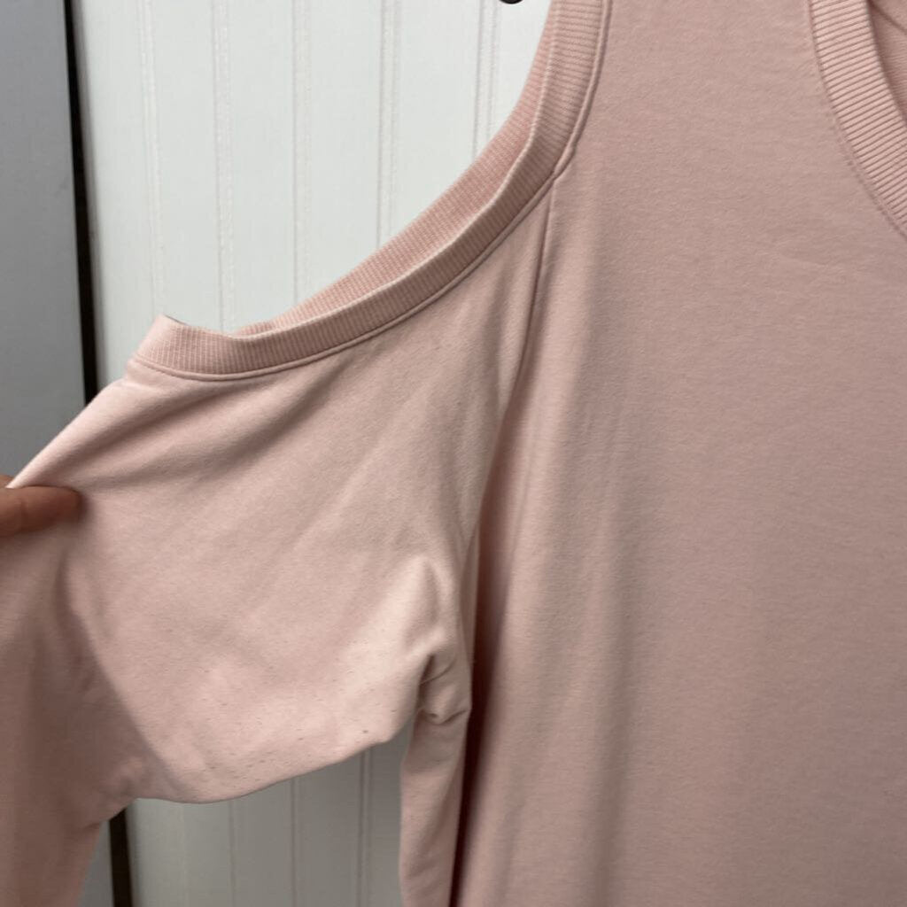 LONG SLEEVE COLD SHOULDER TOP