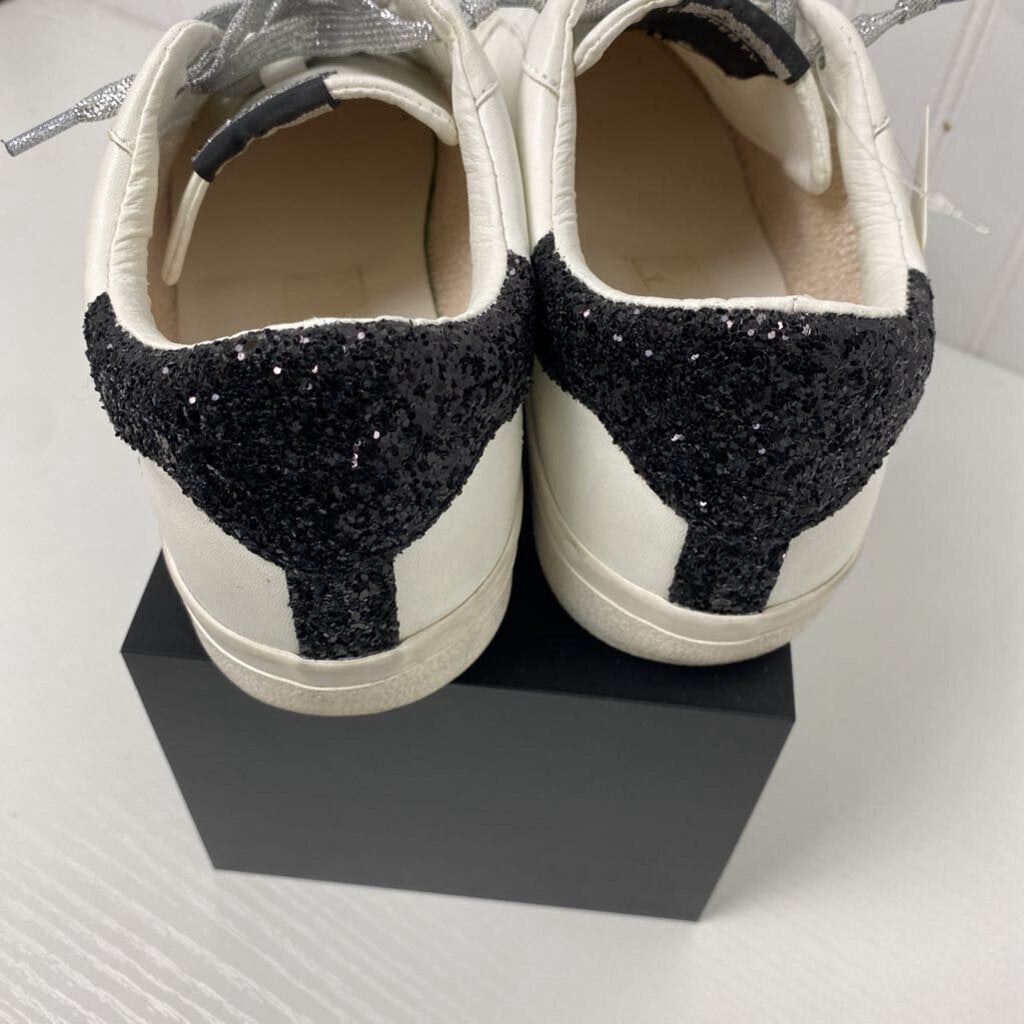 TENNIS SHOES