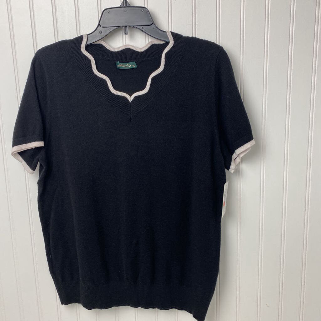SHORT SLEEVE SWEATER