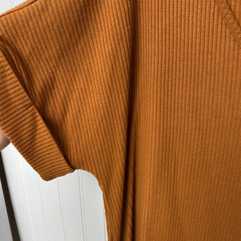 SHORT SLEEVE RIBBED KNIT TOP