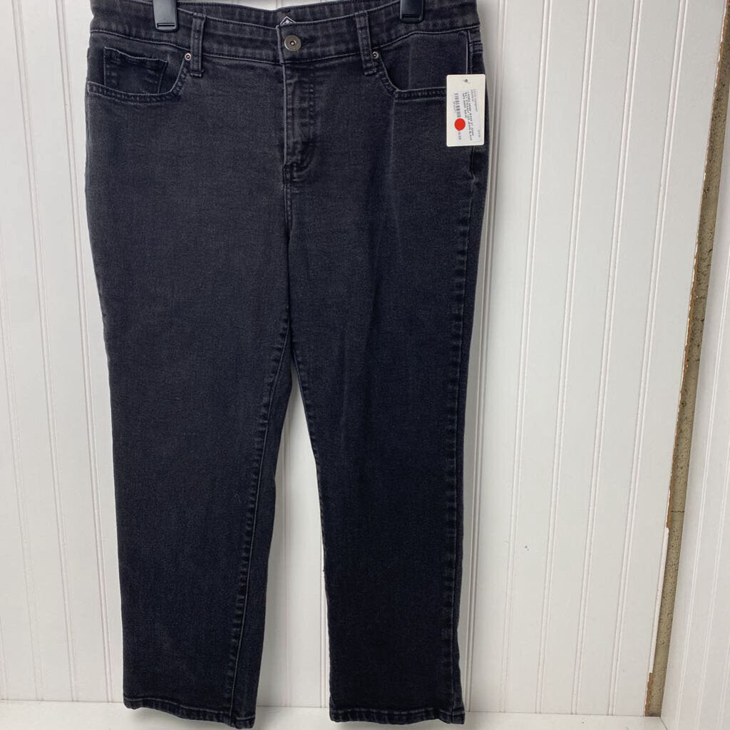 STRAIGHT LEG JEANS