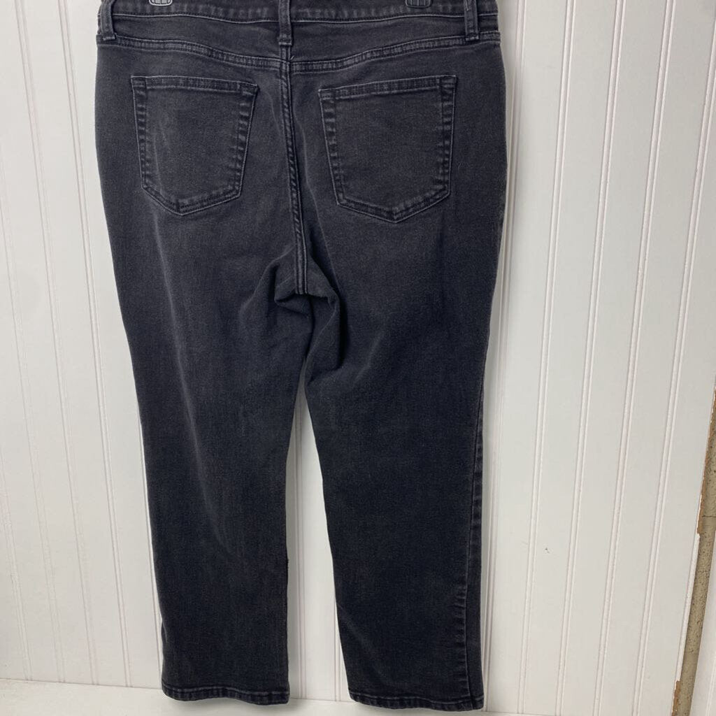 STRAIGHT LEG JEANS