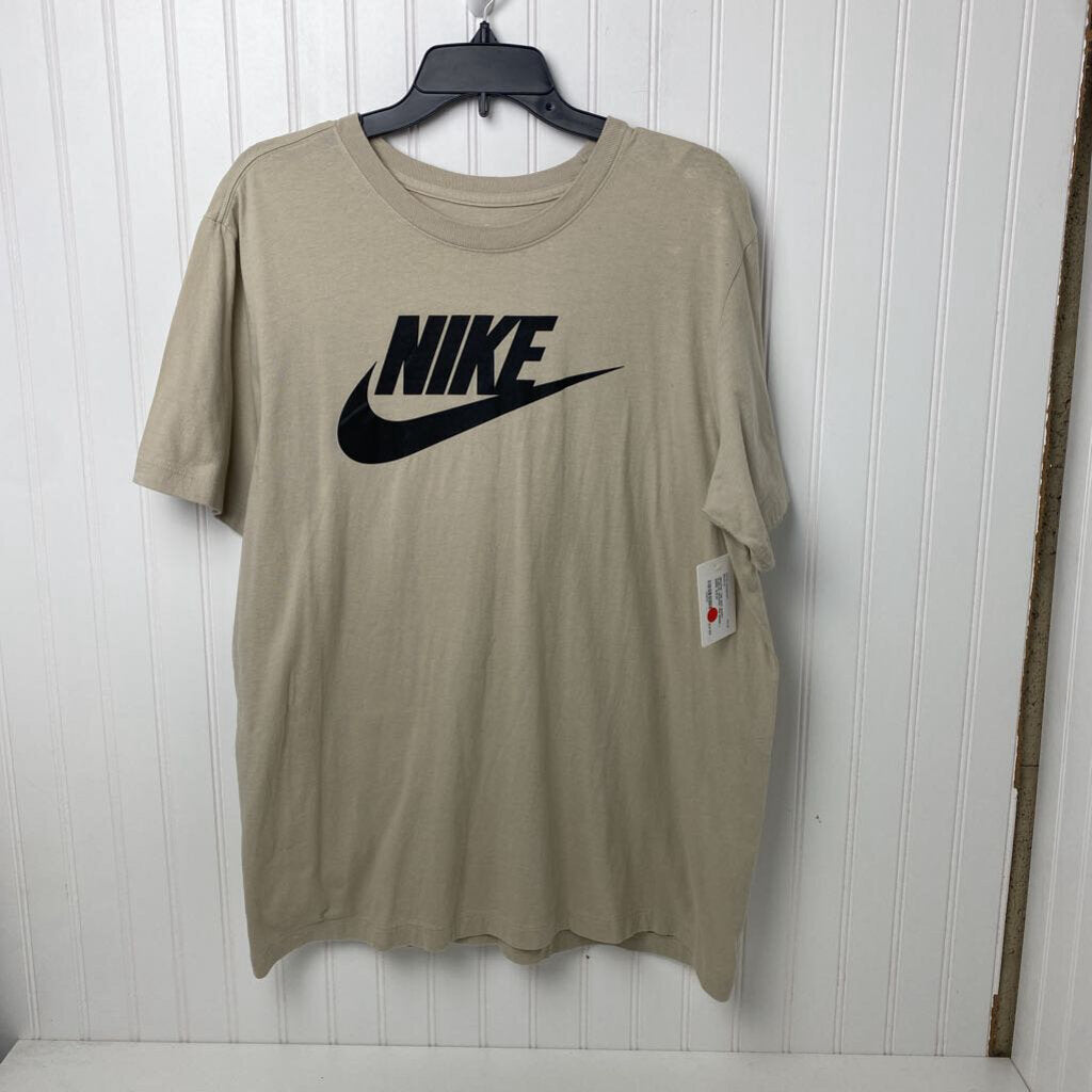 SHORT SLEEVE GRAPHIC TEE
