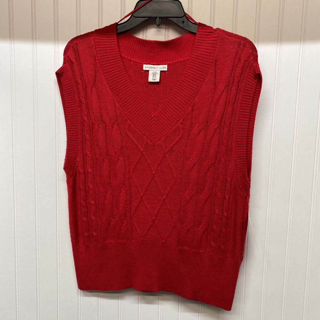 CABLE KNIT SWEATER VEST