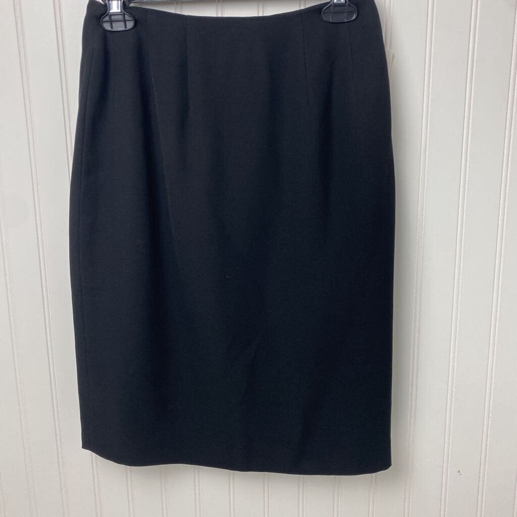 PENCIL STYLE SKIRT