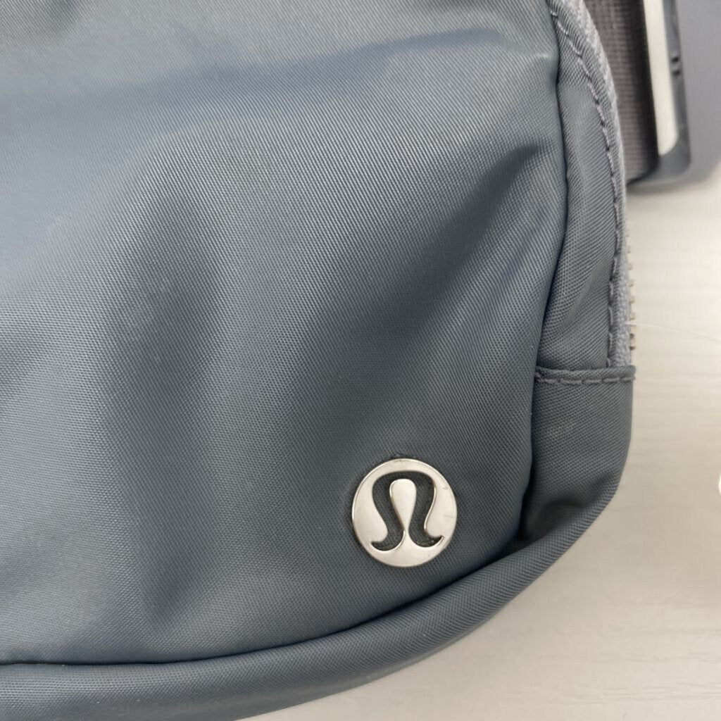 HIGH END BRAND FANNY PACK