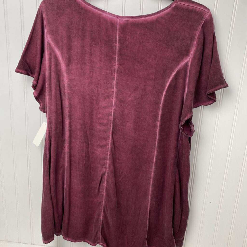 SHORT SLEEVE TOP