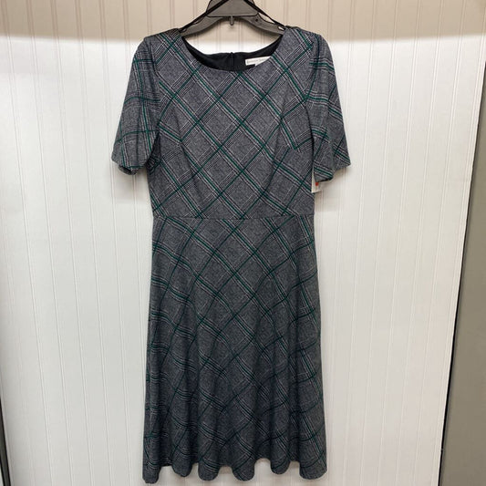 SHORT SLEEVED PLAID DRESS