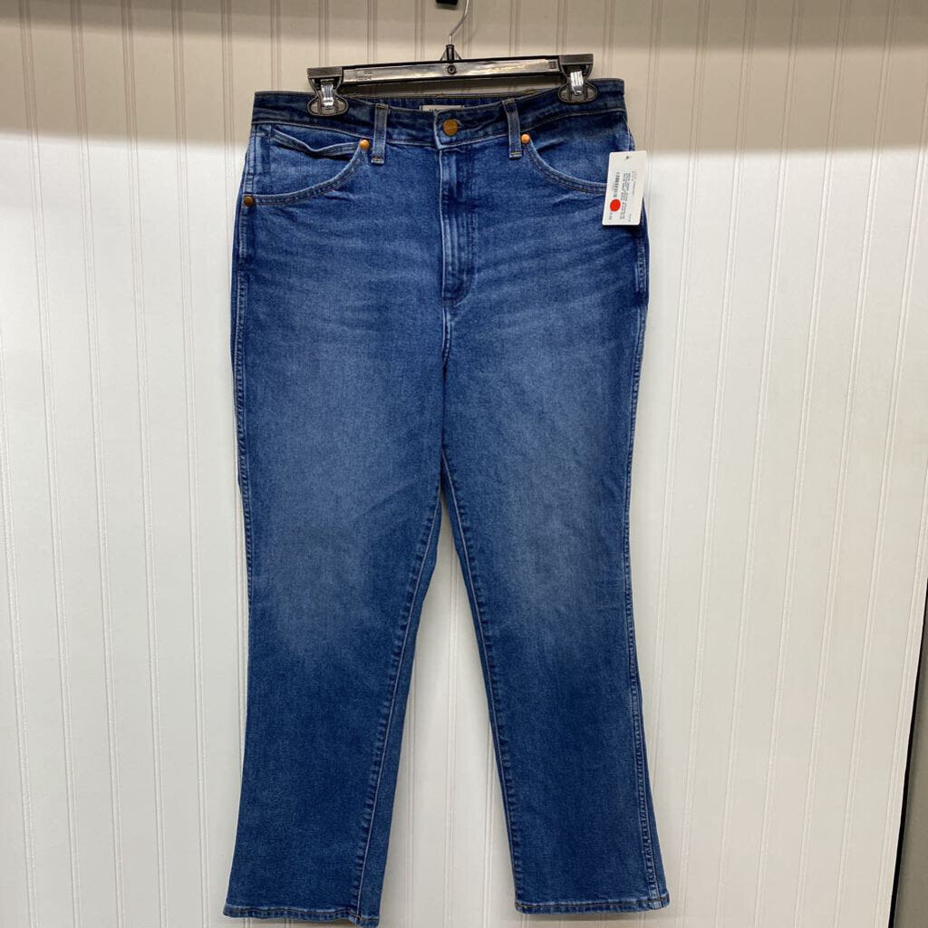 STRAIGHT LEGGED JEANS