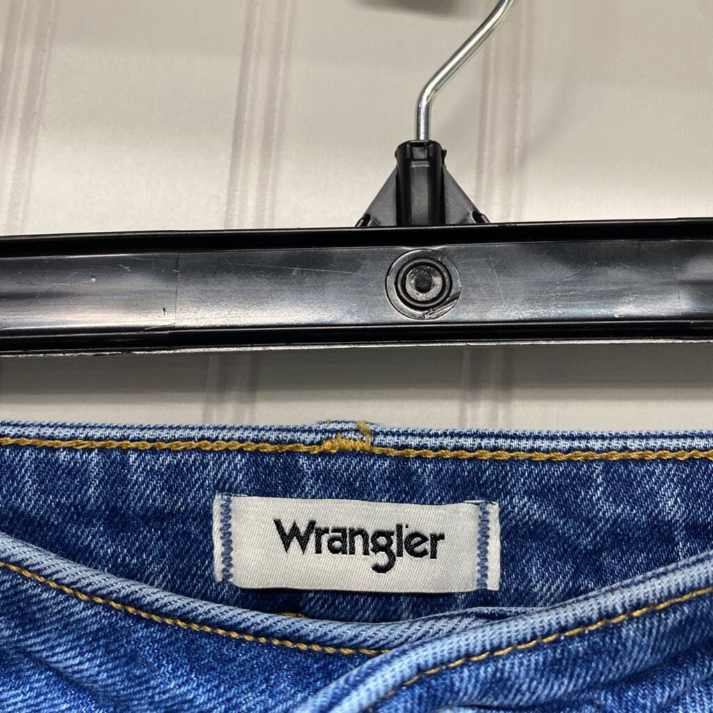 STRAIGHT LEGGED JEANS