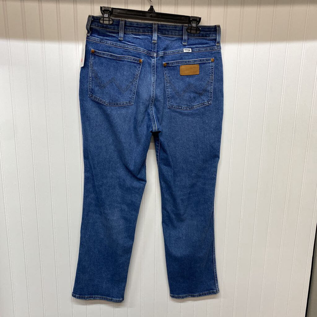 STRAIGHT LEGGED JEANS