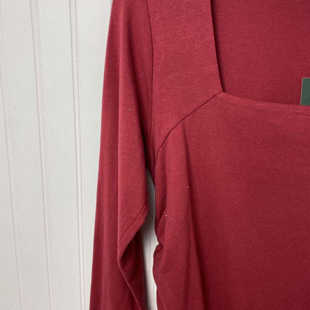 SQUARED NECK LONG SLEEVED
