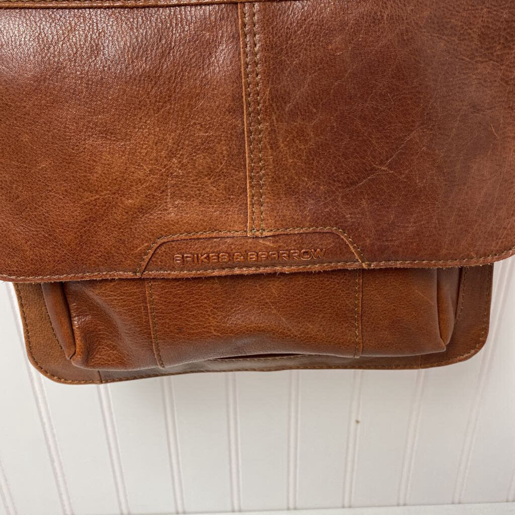 LEATHER SHOULDER BAG