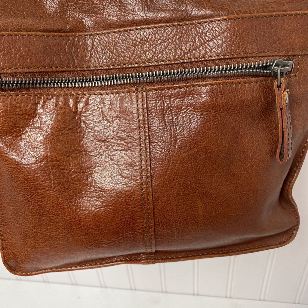 LEATHER SHOULDER BAG