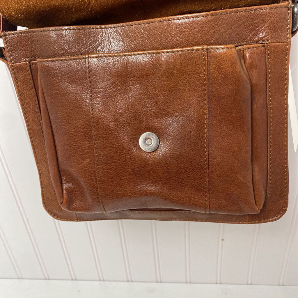 LEATHER SHOULDER BAG