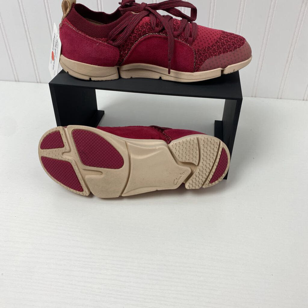 TENNIS SHOES