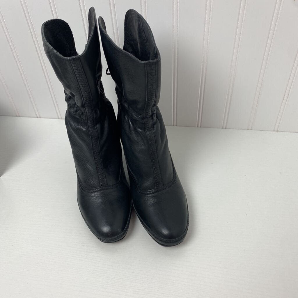 HEELED CALF BOOTS