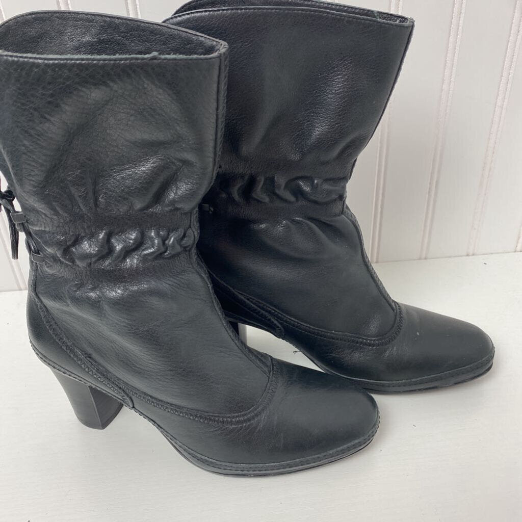 HEELED CALF BOOTS