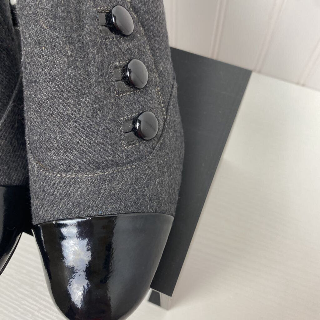 WOOL HEELS WITH BUTTONS