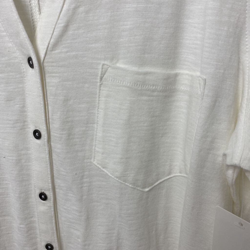 BUTTON DOWN WITH POCKETS
