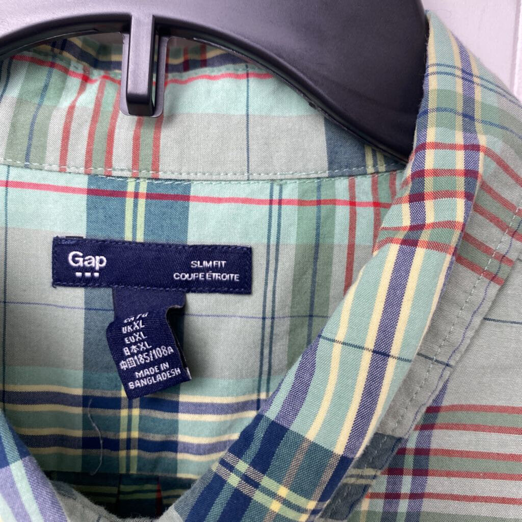 LONG SLEEVE PLAID BUTTON UP
