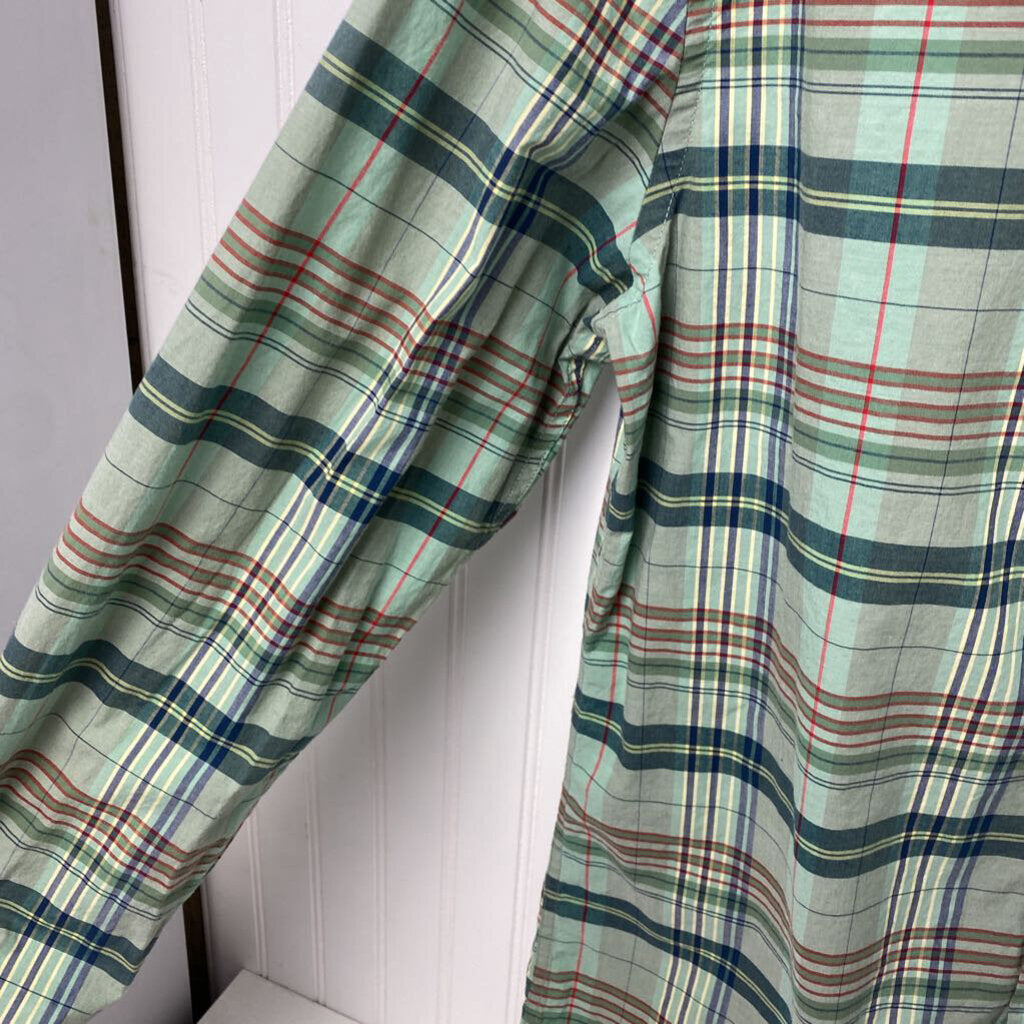 LONG SLEEVE PLAID BUTTON UP