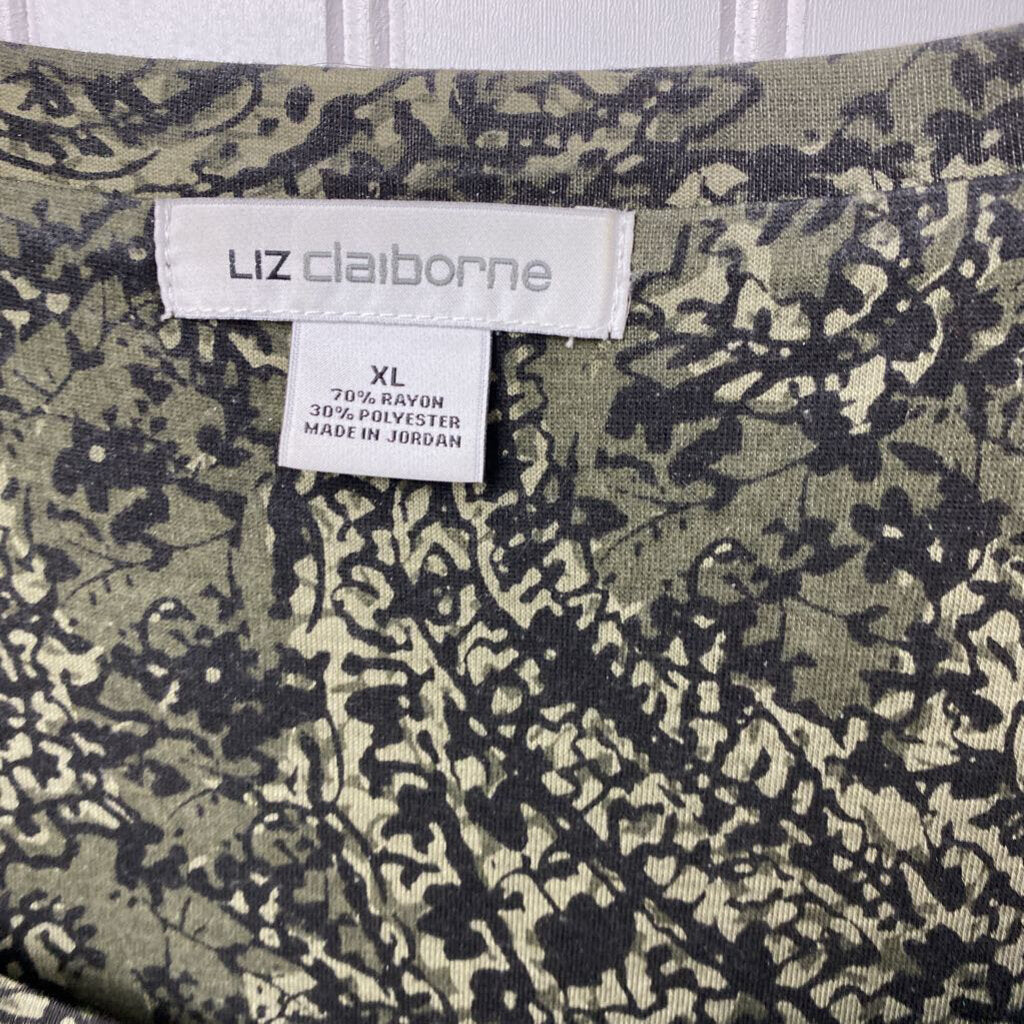 LONG SLEEVED WITH 3 BUTTONS
