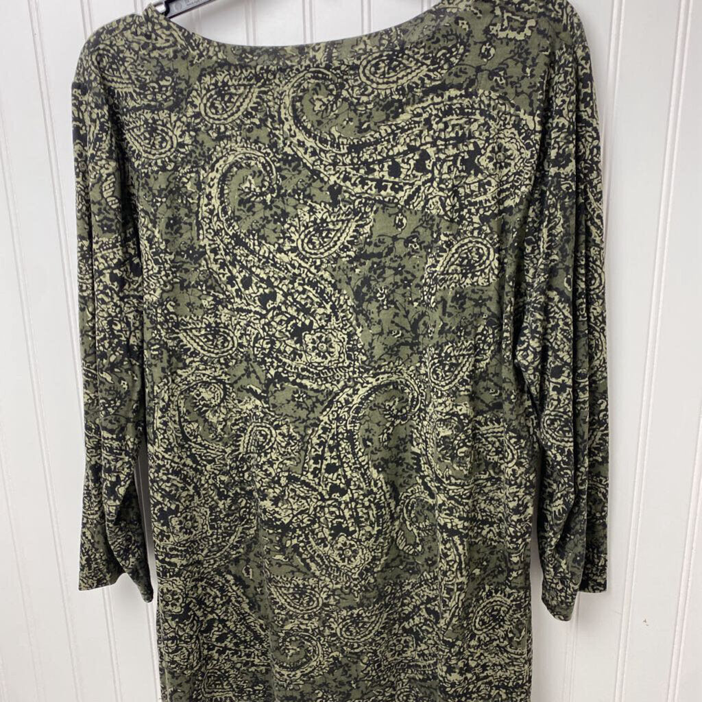 LONG SLEEVED WITH 3 BUTTONS