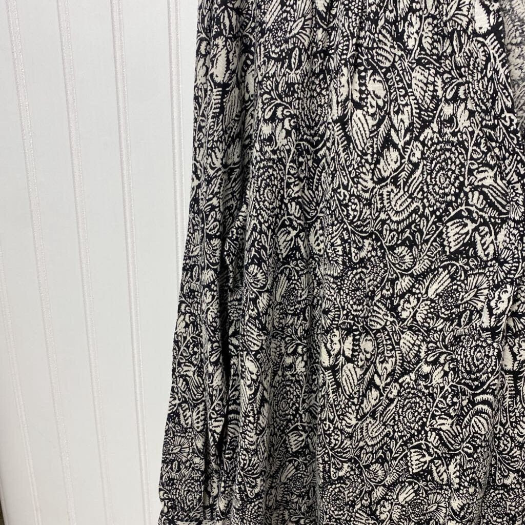 1/4 BUTTON V NECK LONG SLEEVED