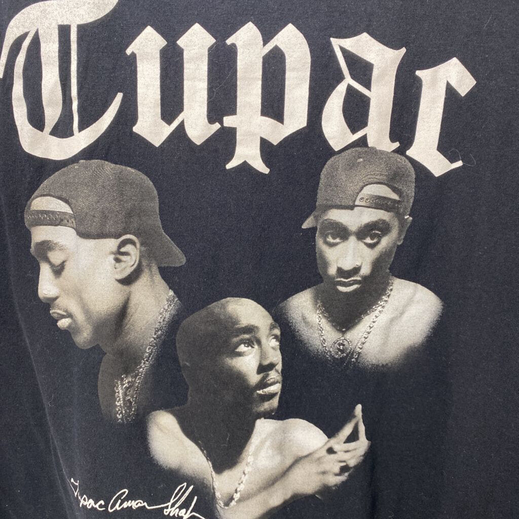 MENS GRAPHIC TEE