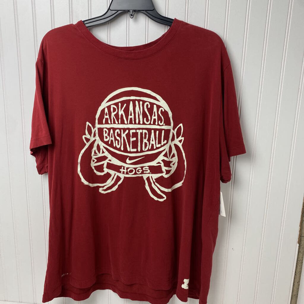 MENS GRAPHIC TEE