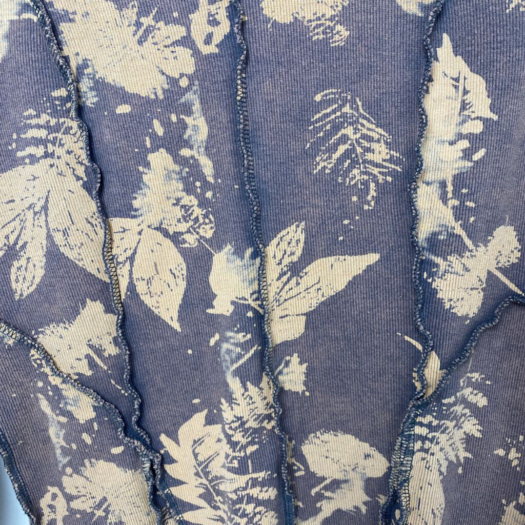 VISABLE SEAMS LONG SLEEVED