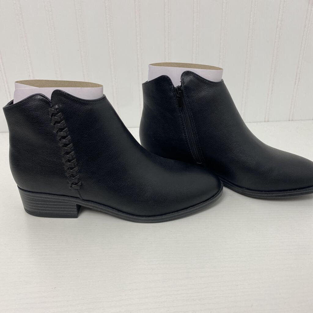 ANKLE BOOTS W/BRAIDED TRIM