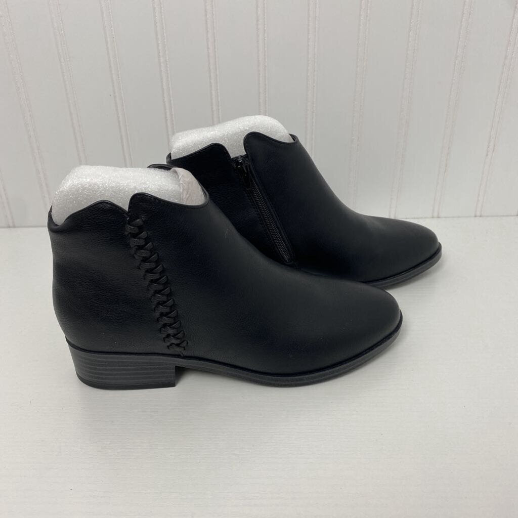 ANKLE BOOTS W/BRAIDED TRIM