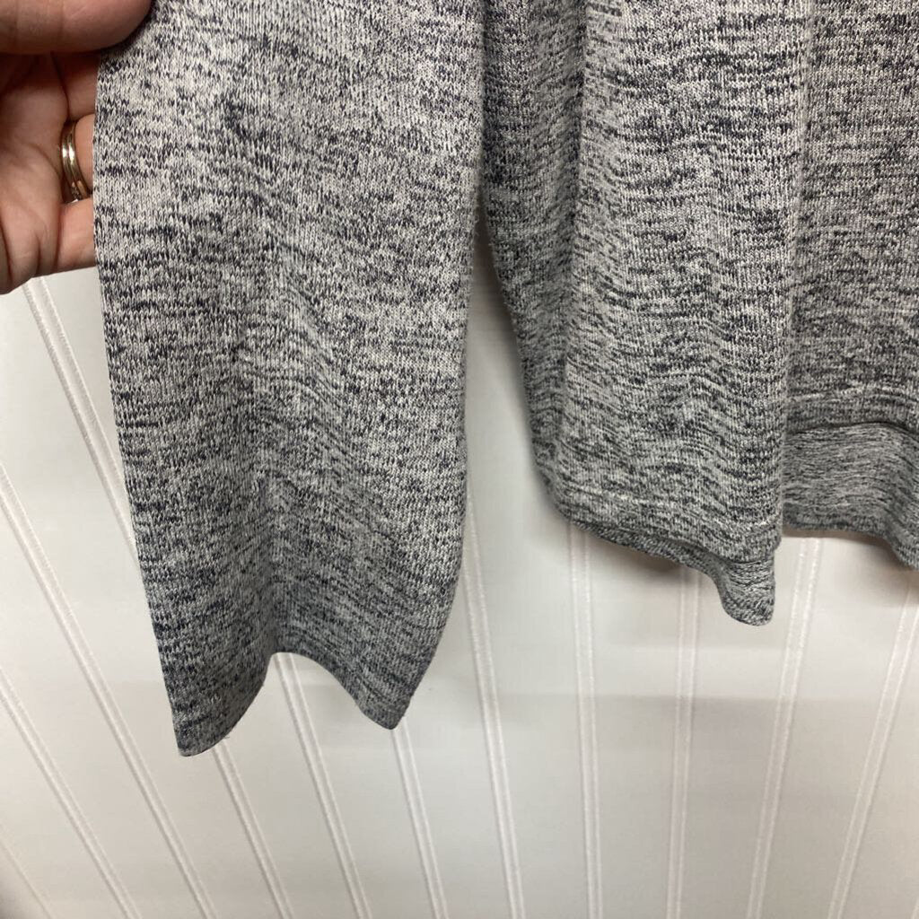 SCOOP NECK LONG SLEEVED